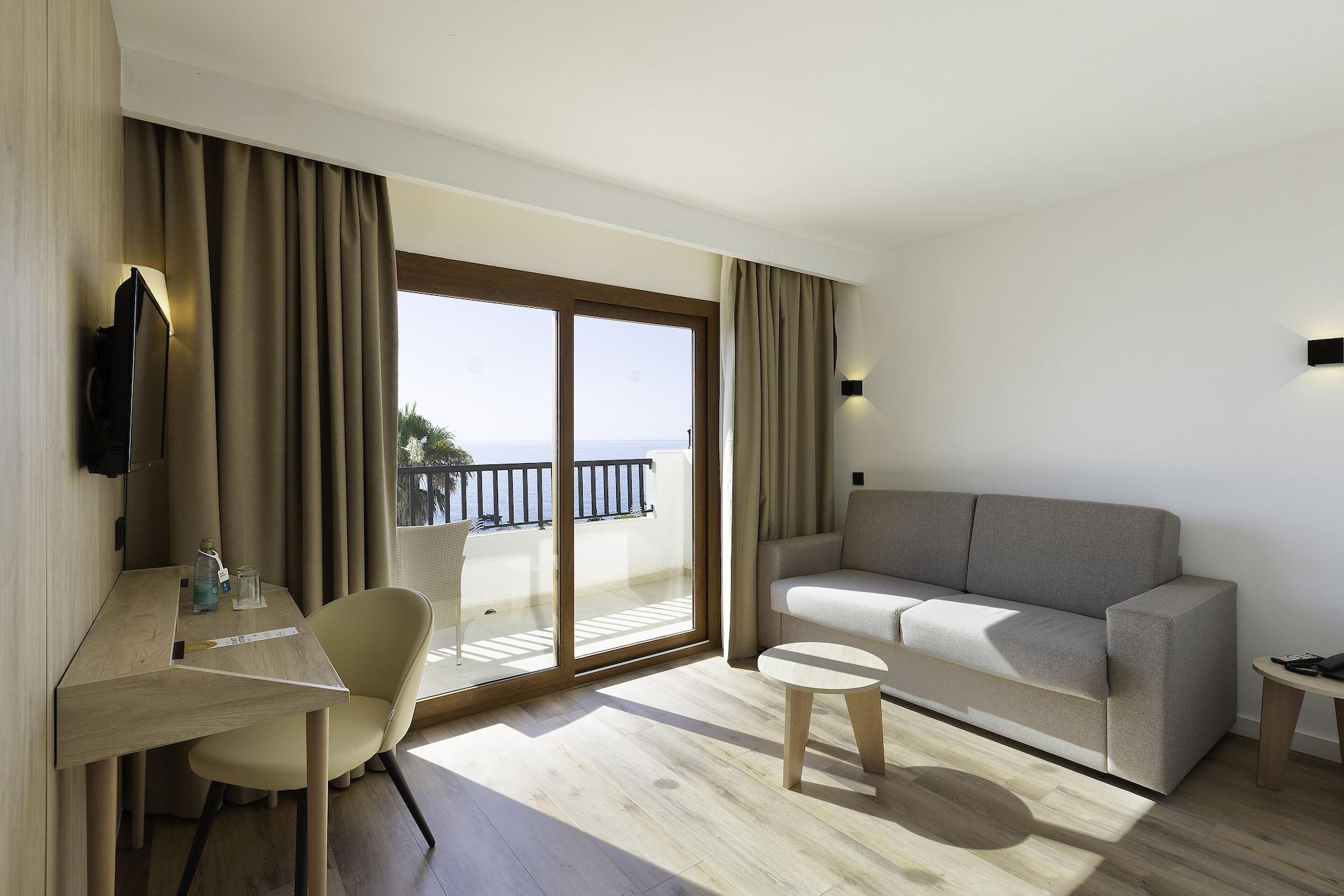 Alua Suites Las Rocas Cala D´Or エクステリア 写真