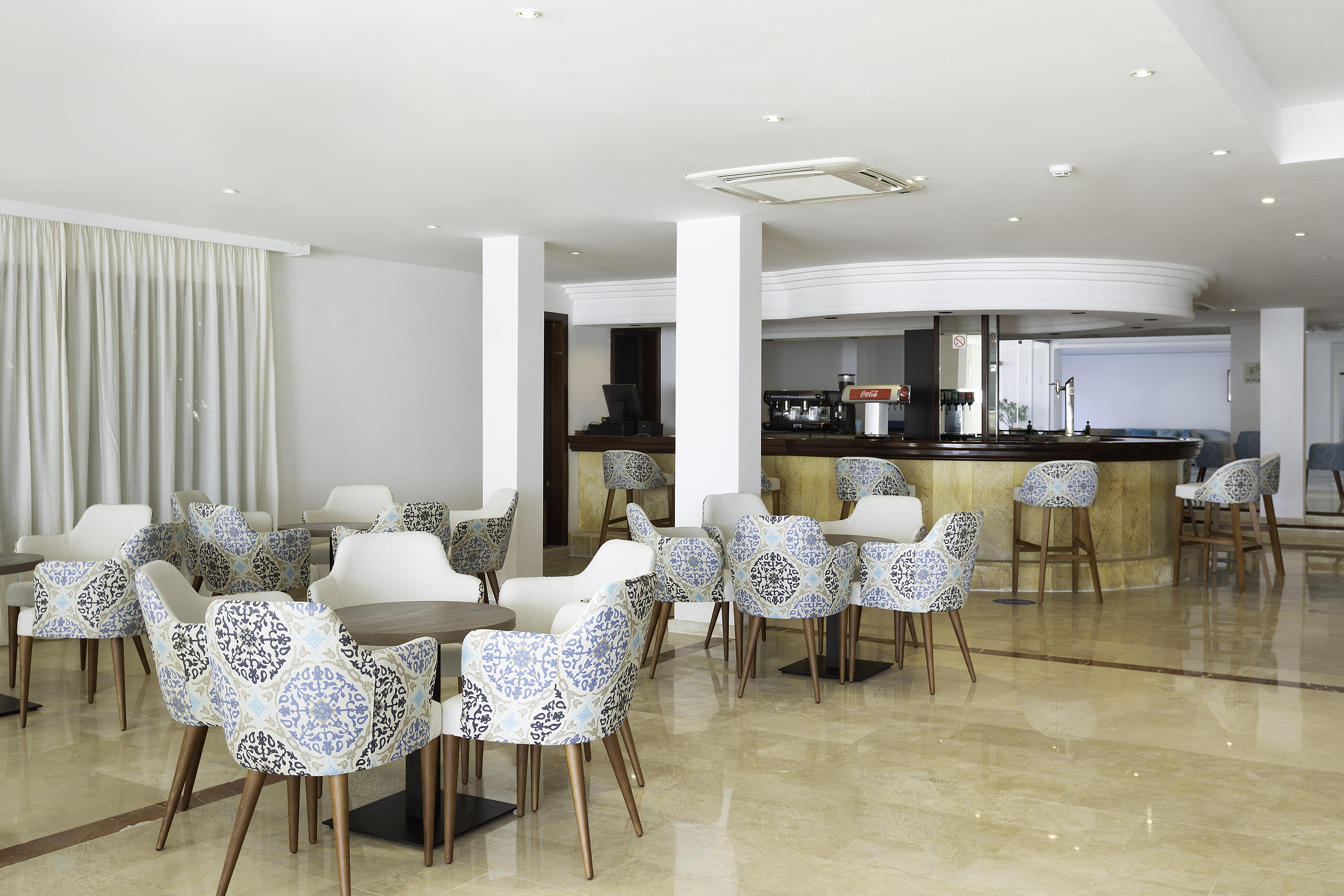 Alua Suites Las Rocas Cala D´Or エクステリア 写真