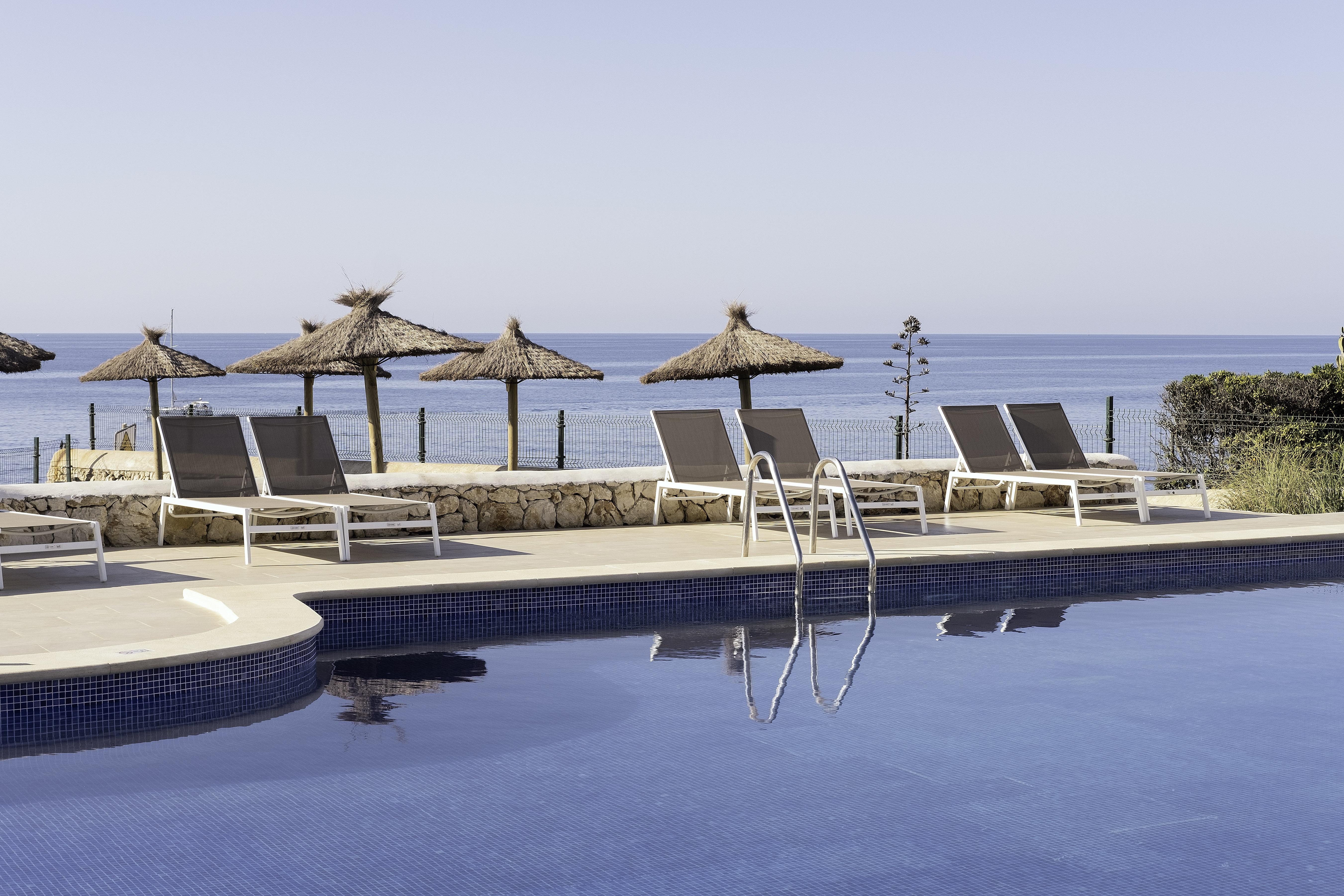 Alua Suites Las Rocas Cala D´Or エクステリア 写真