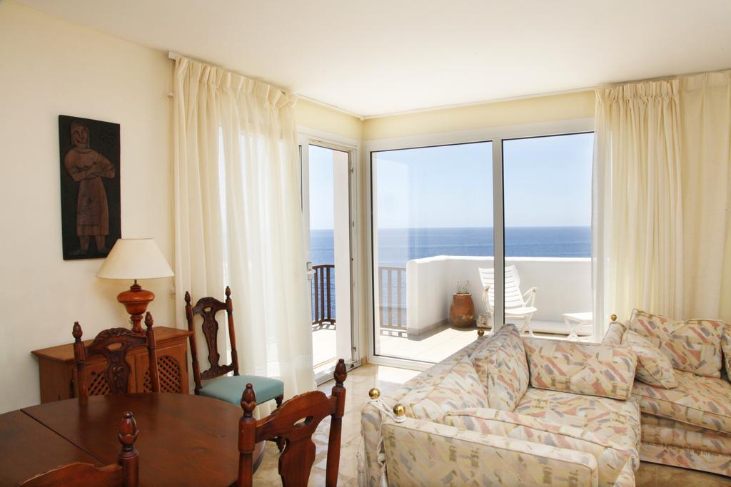 Alua Suites Las Rocas Cala D´Or エクステリア 写真